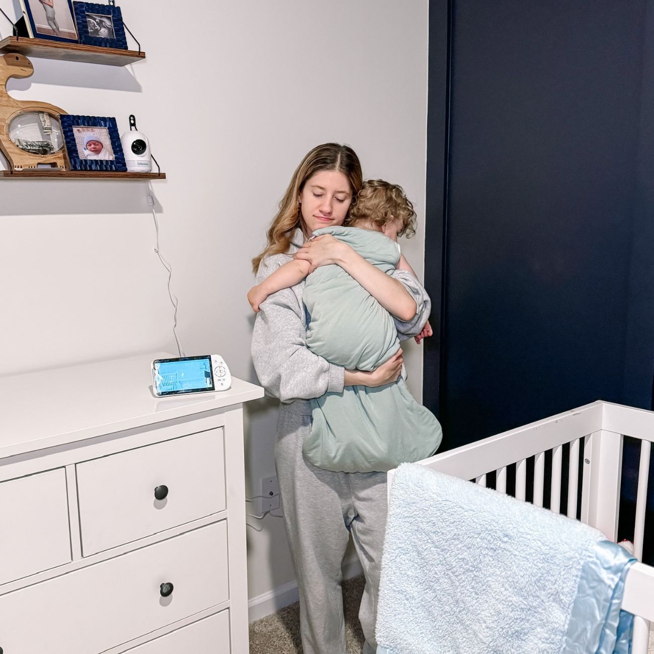 Babysense MaxView PRO: Video Baby Monitor with 2 Cameras, Non Wifi, Split Screen, Night Light & Sound Machine